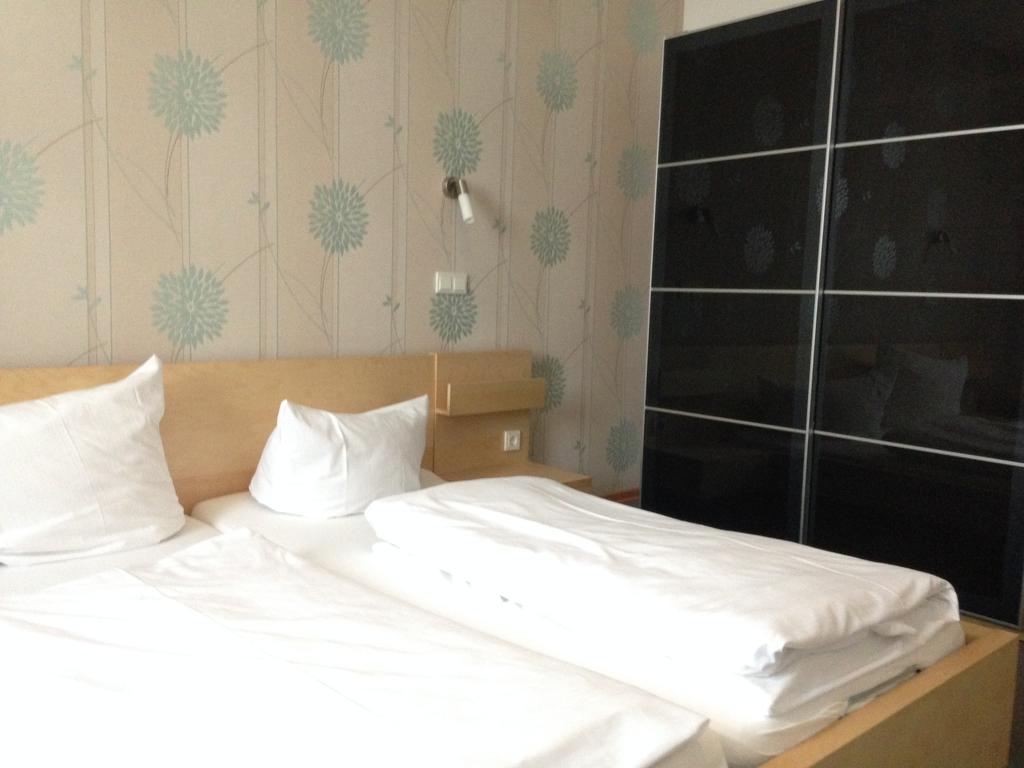 Hotel Oldenburger Hof Birkenfeld  Rum bild